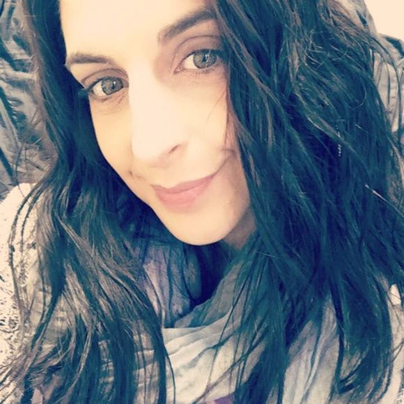 Meet your Posher, Andrea - Picture 1 of 3